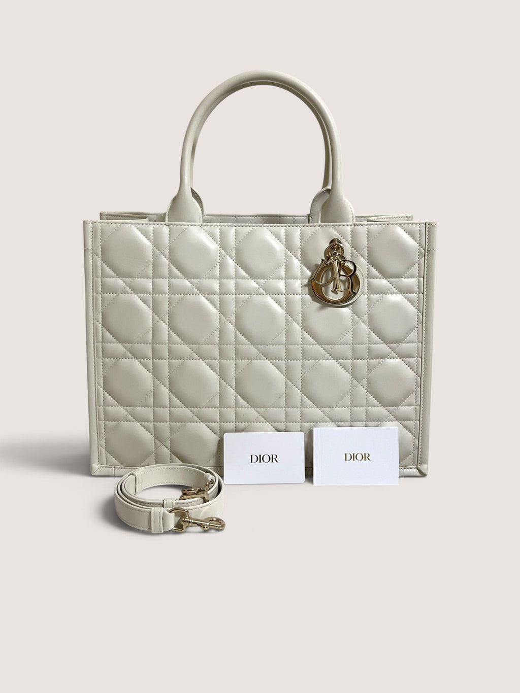 Dior Book Tote Medium in Pelle Macrocannage
