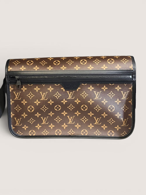 Louis Vuitton Archy Messenger GM
