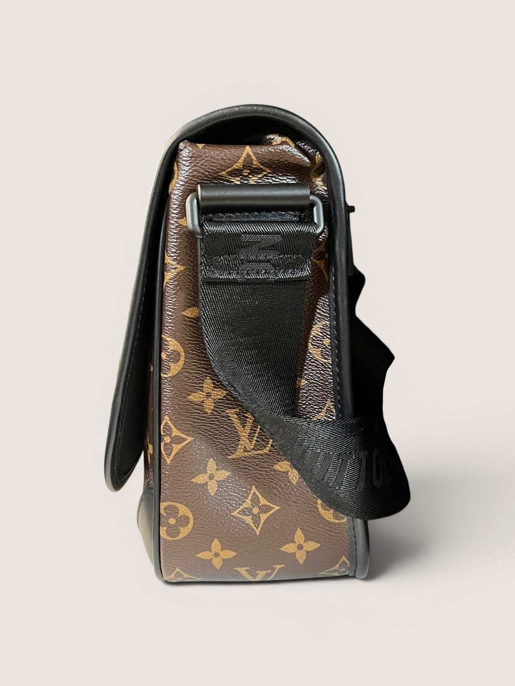 Louis Vuitton Archy Messenger GM